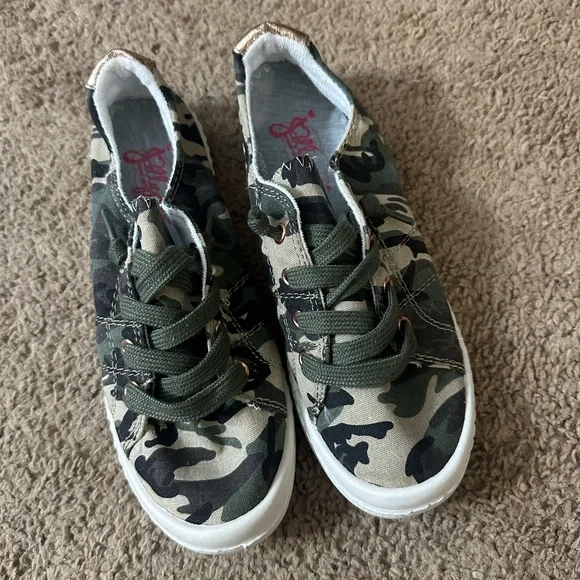 Jellypop Camouflage Sneakers with Olive Laces - Picture 2 of 3